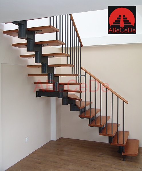 Název: Páteřové modulové schodiště tvaru L 