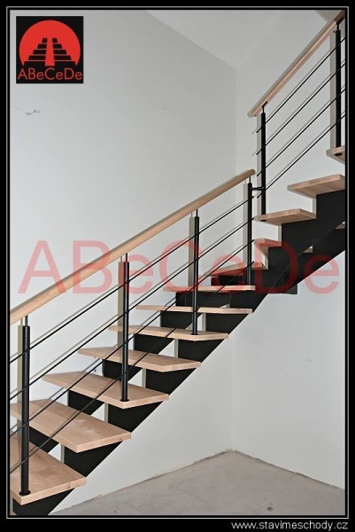 Pásnicové schodiště se standardním zábradlím (Bludovice)