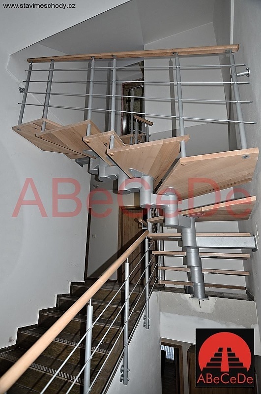Modulové schodiště 2x lomené (Červená Voda)