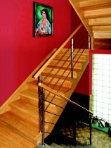 dřevěné schodnicové schodiště
