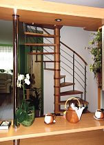 luxusní vřetenové schodiště s dřevěným sloupem